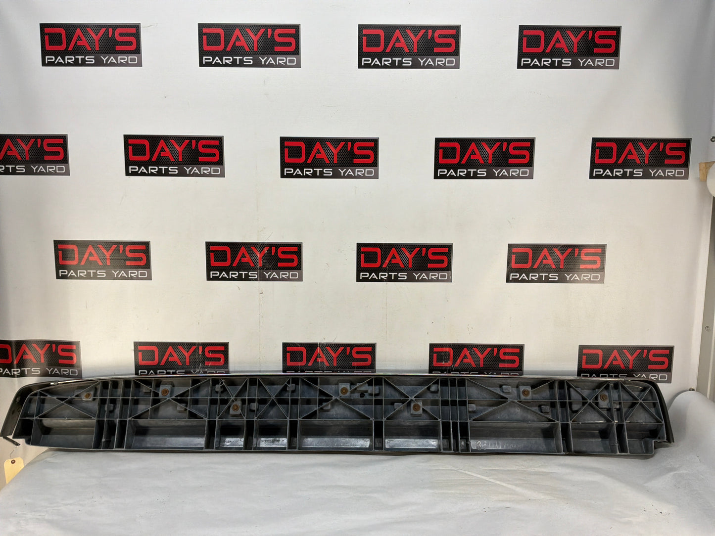 2002 Cadillac Escalade EXT LH Driver Running Board OEM