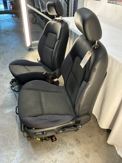 Front seats - Day's Parts Yard