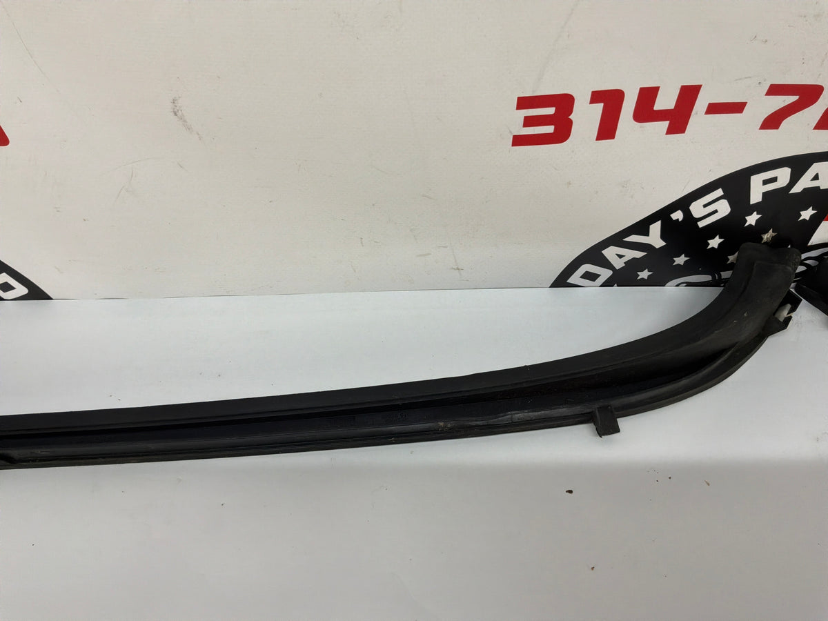 2014 Chevy SS Sedan RH & LH Windshield Window Molding Trim Moldings NEW OEM