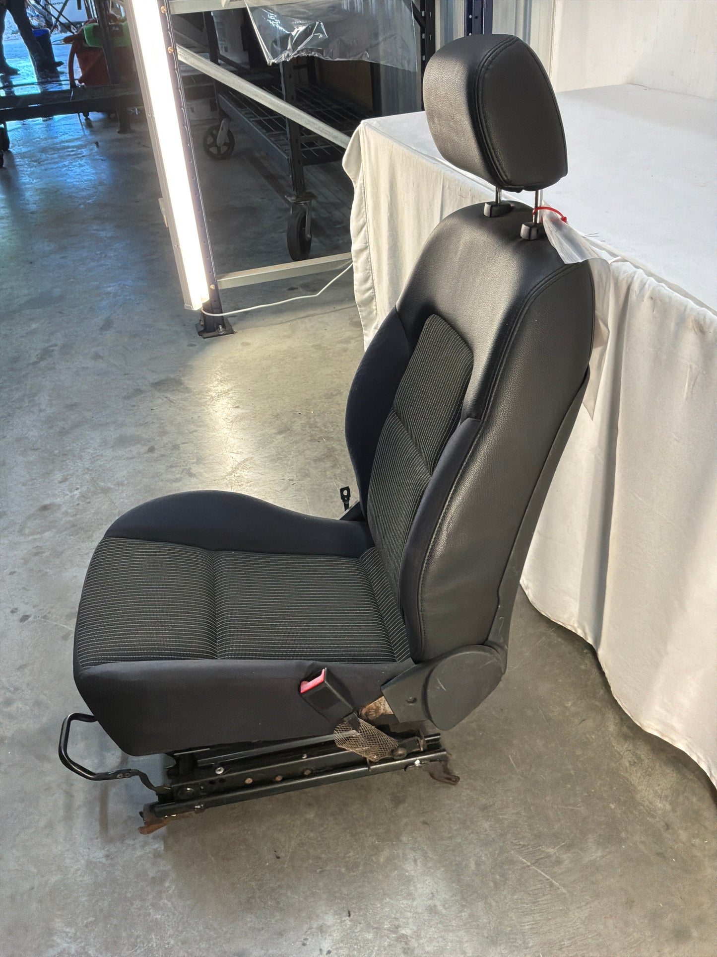 Front seats - Day's Parts Yard