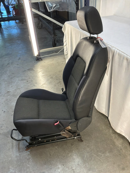 Front seats - Day's Parts Yard