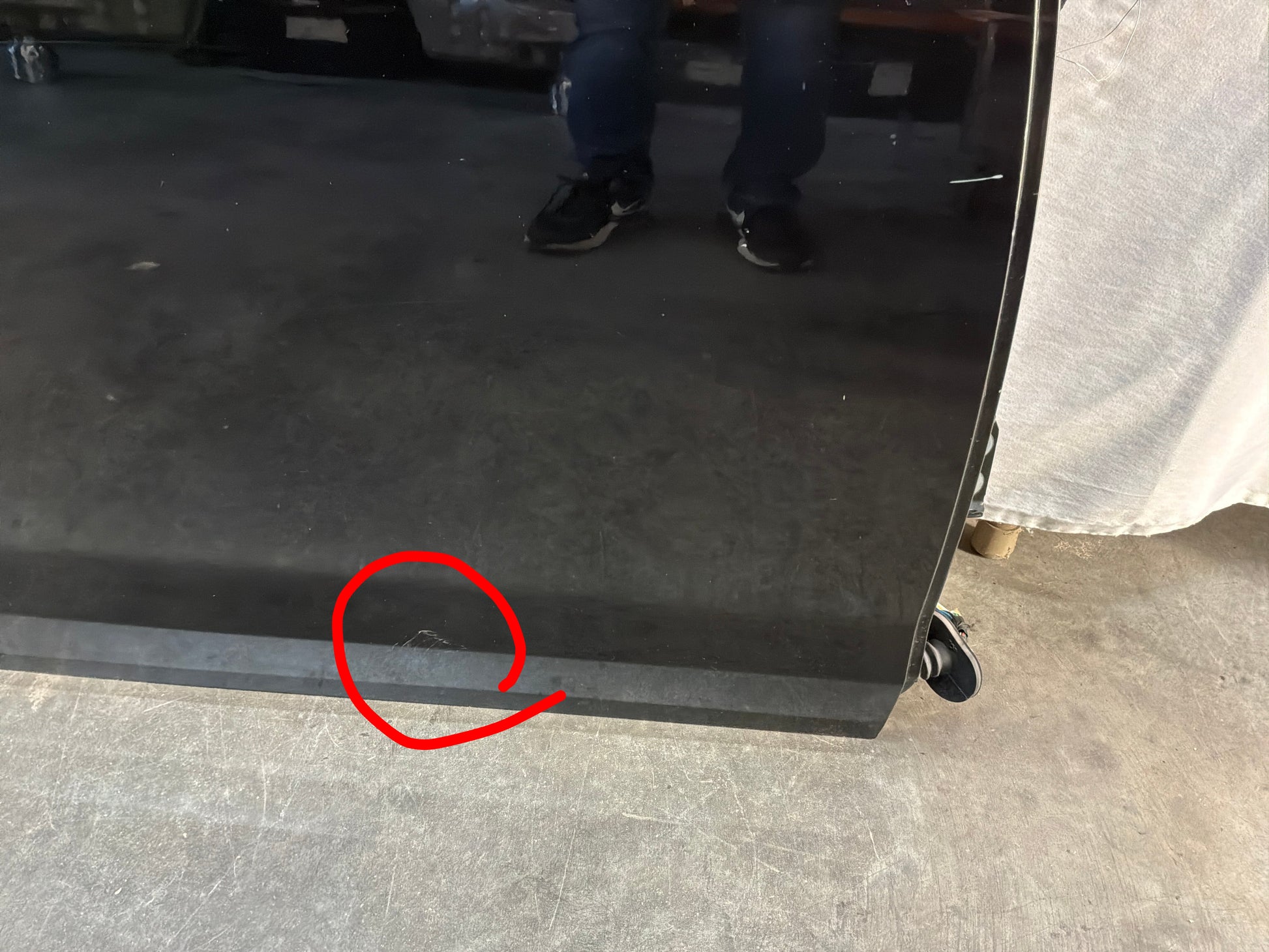 Rh rear door - Day's Parts Yard