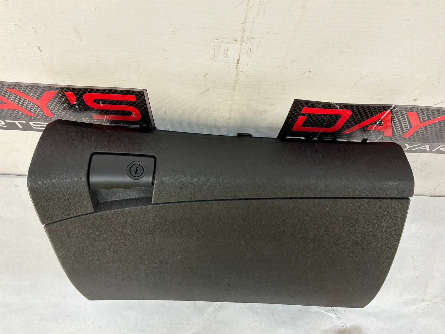 Glove box - Day's Parts Yard