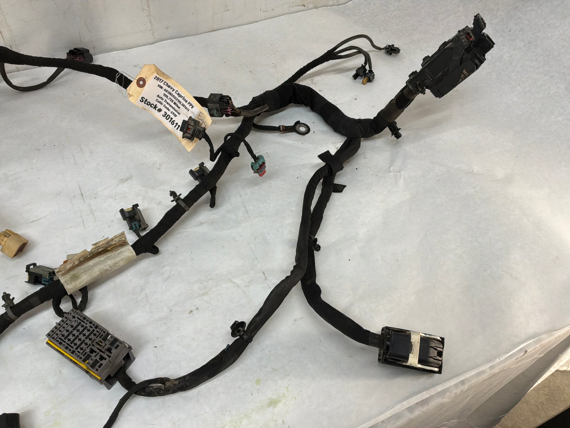2017 Chevy Caprice PPV Engine Motor Automatic Transmission Wire Wiring Harness OEM - Day's Parts Yard