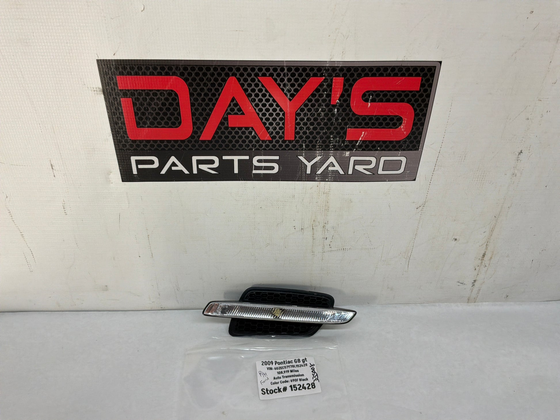 Rh front marker light - Day's Parts Yard