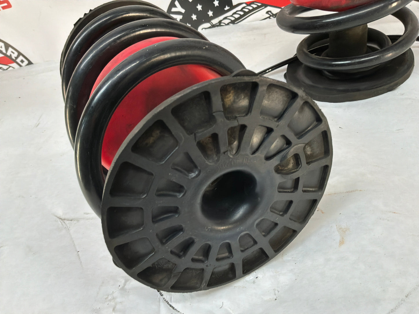 2005 Pontiac GTO RH & LH Rear Coil Springs w/ Airlift Suspension