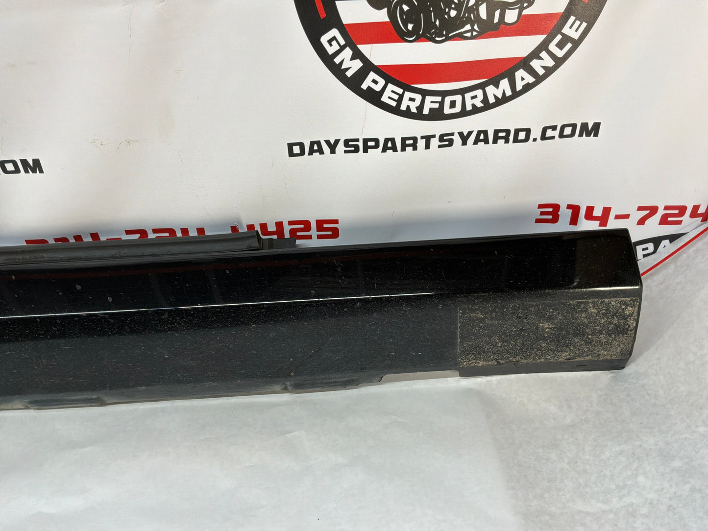2015 Chevy Camaro SS 1LE RH Passenger Rocker Molding Side Skirt Panel OEM