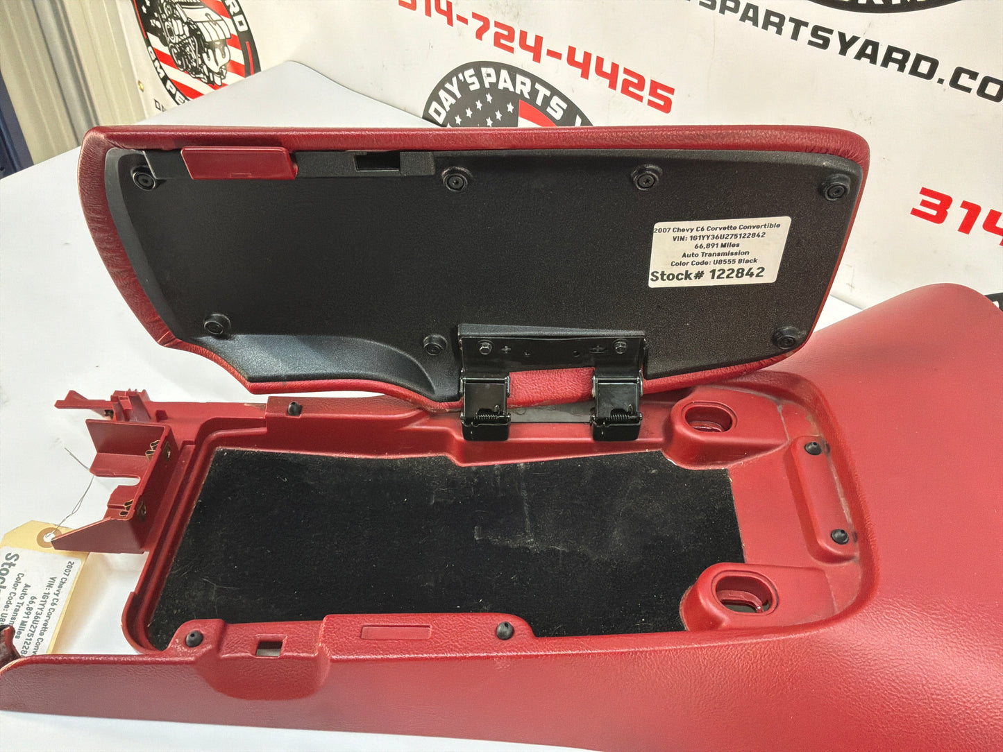 2007 Chevy C6 Corvette Convertible Center Console Arm Rest Assembly Red OEM