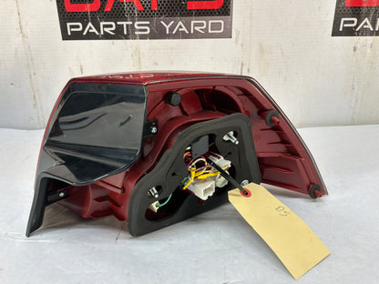 2008 Pontiac G8 Base LH Driver Tail Light Lamp Taillight OEM
