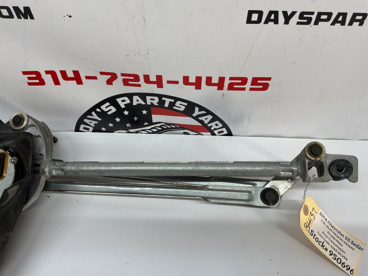 2014 Chevy SS Sedan Windshield Wiper Linkage Arm w Motor OEM
