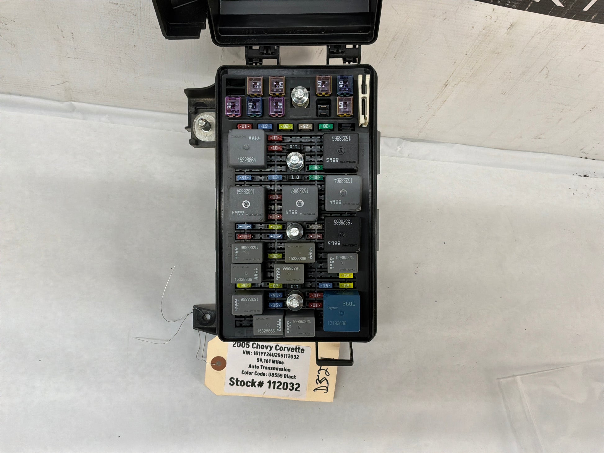 Fuse box - Day's Parts Yard