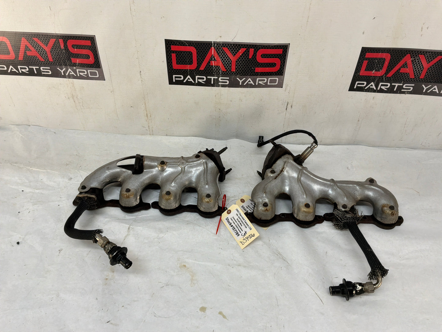 Exhaust manifold - Day's Parts Yard