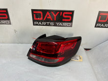 Rh tail light - Day's Parts Yard