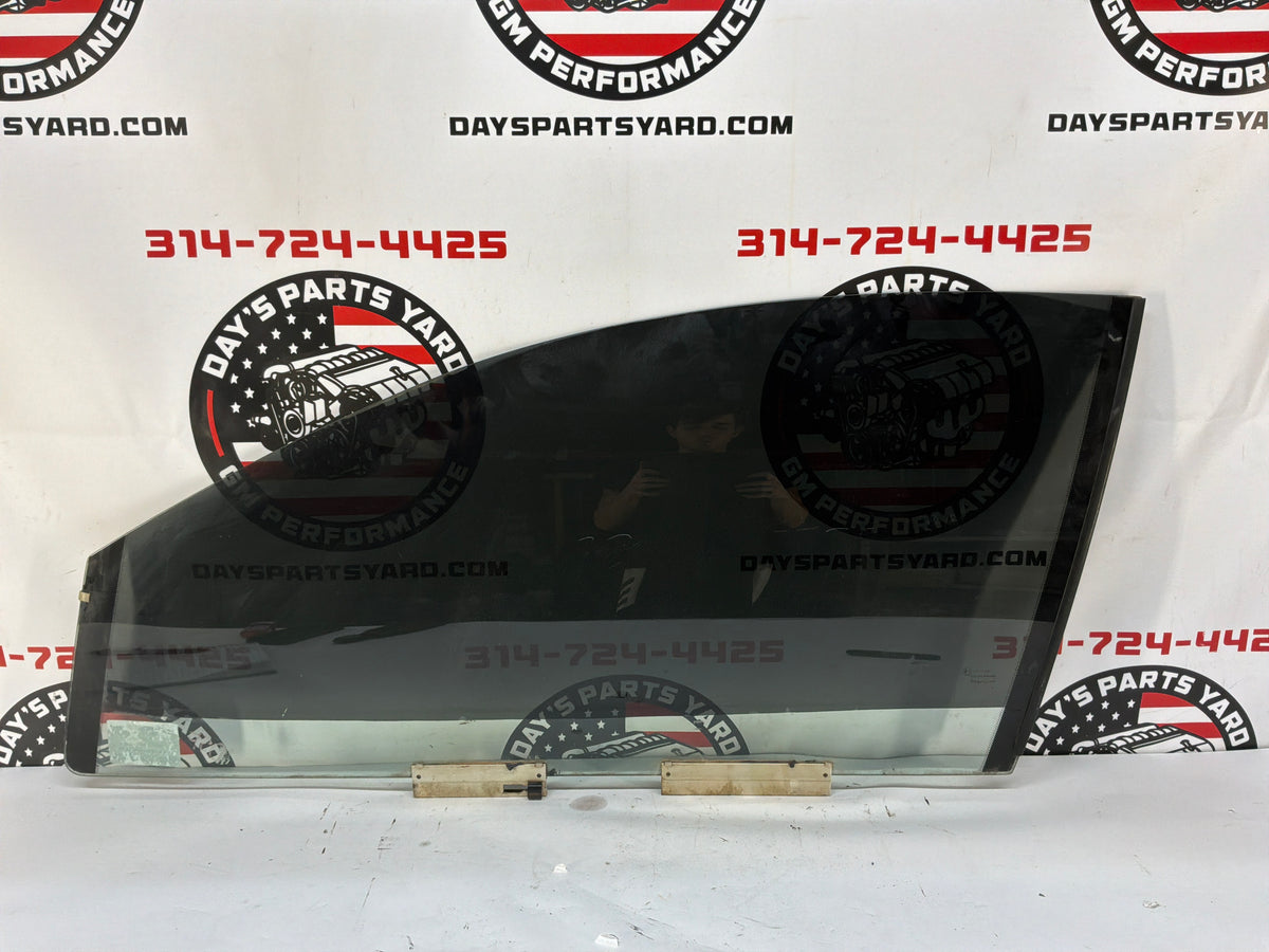 2006 Pontiac GTO LH Driver Front Door Window Glass OEM