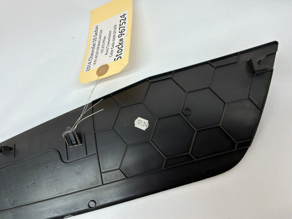 THIS GOES WITH A CONSOLE Console trim - Day's Parts Yard