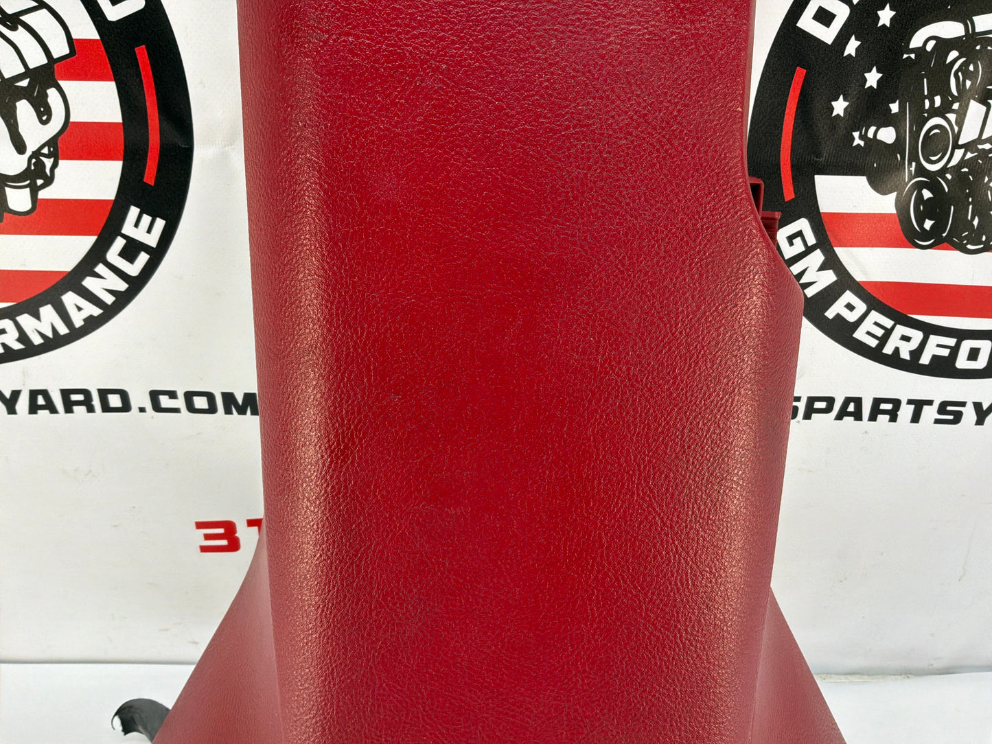 2007 Chevy C6 Corvette Convertible Center Console Arm Rest Assembly Red OEM