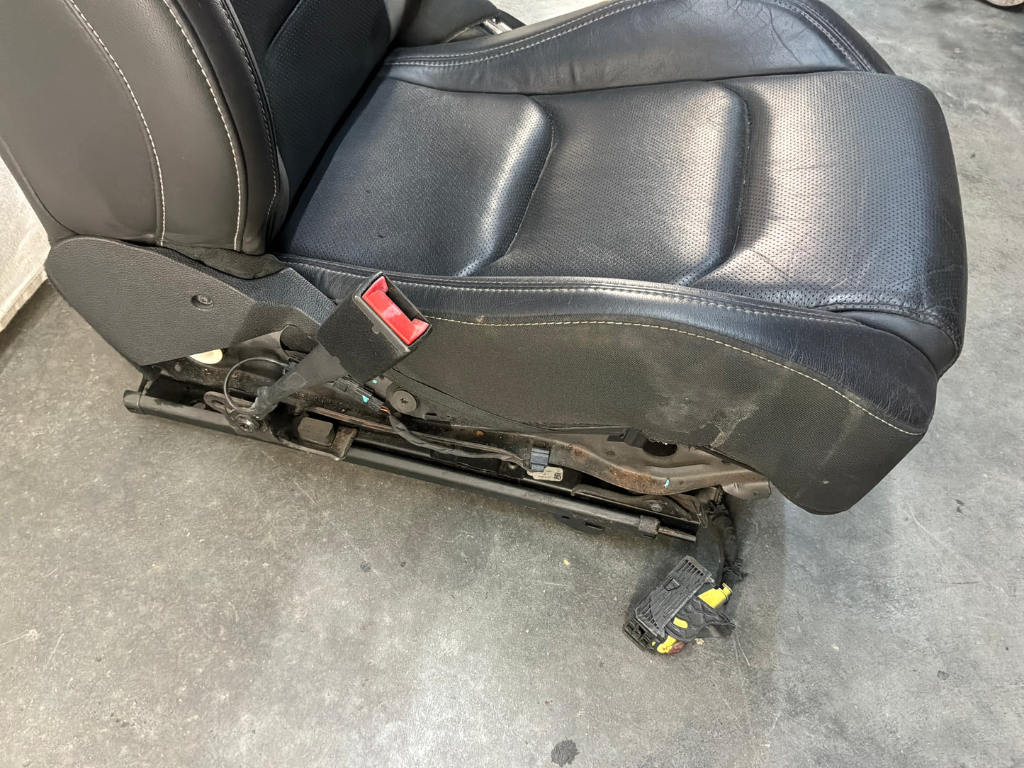 2019 Chevy Camaro SS LH Driver Front Leather Seat OEM