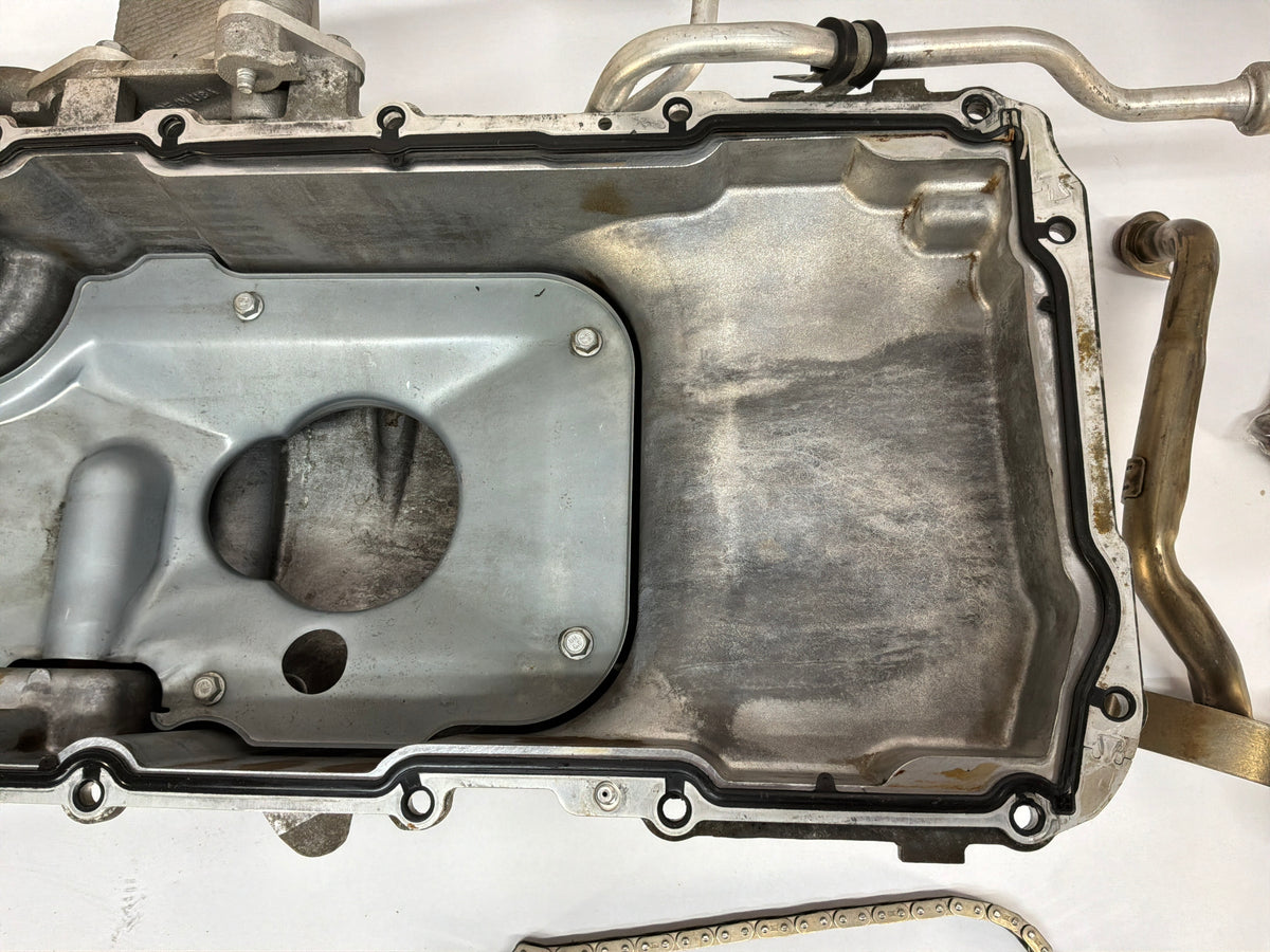 2015 Chevrolet Camaro SS 1LE  Oil Pan Widget Tray & Pick Up Tube OEM