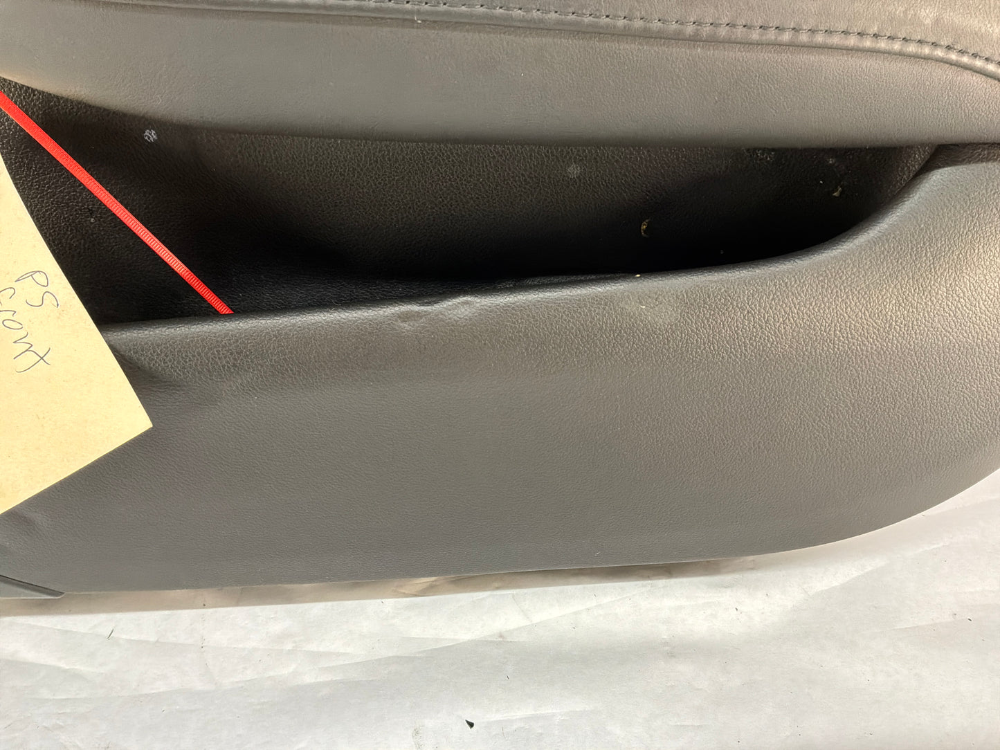 2018 Cadillac CTS-V Front RH Passenger Door Panel OEM broken grab