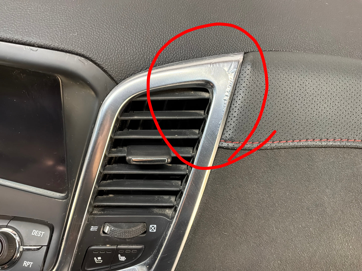 Dash and center console - Day's Parts Yard