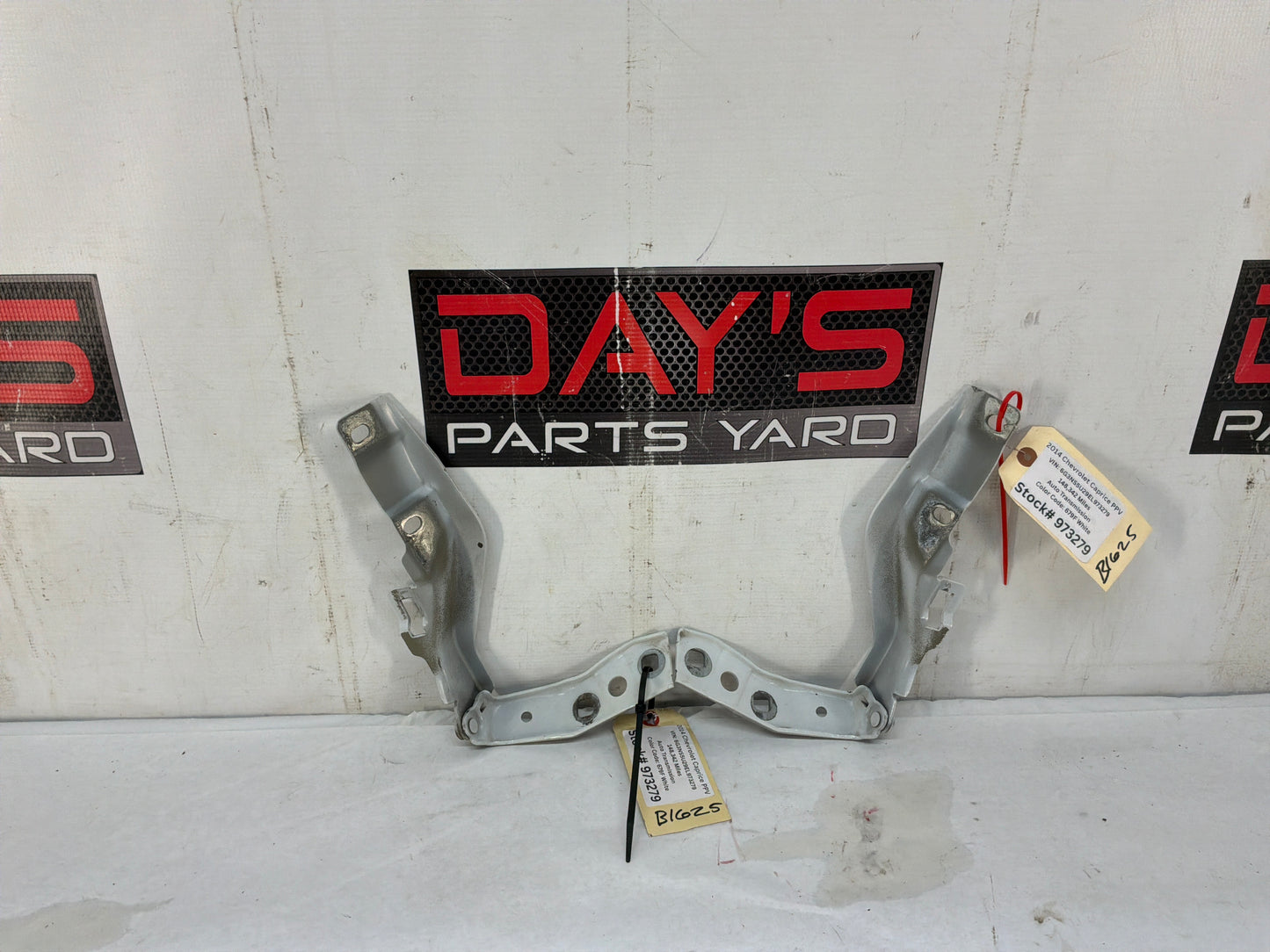 2014 Chevy Caprice PPV RH & LH Hood Hinges Set OEM