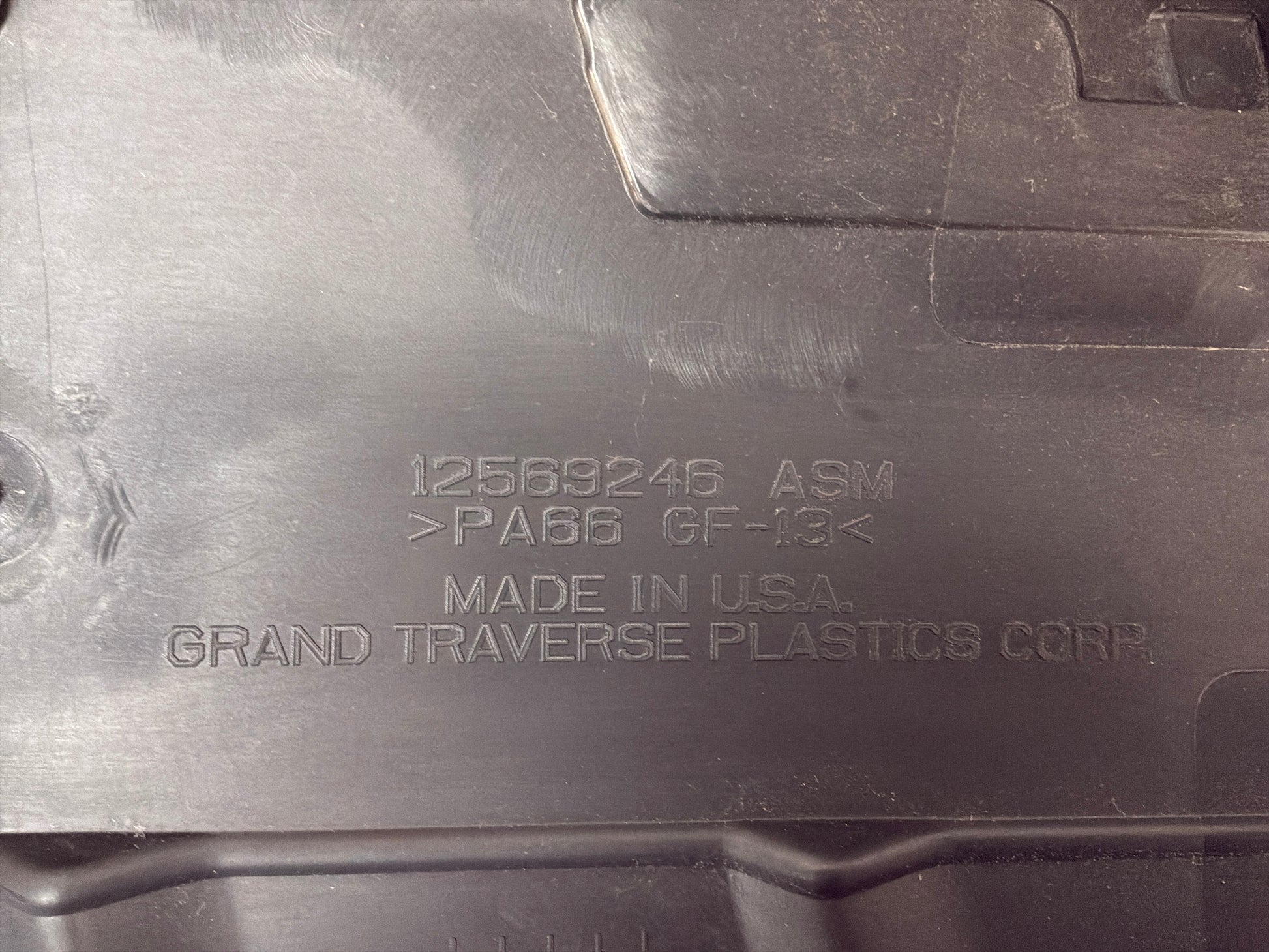 2005 Chevy C6 Corvette RH & LH Engine Appearance Intake Manifold Covers OEM - Day's Parts Yard