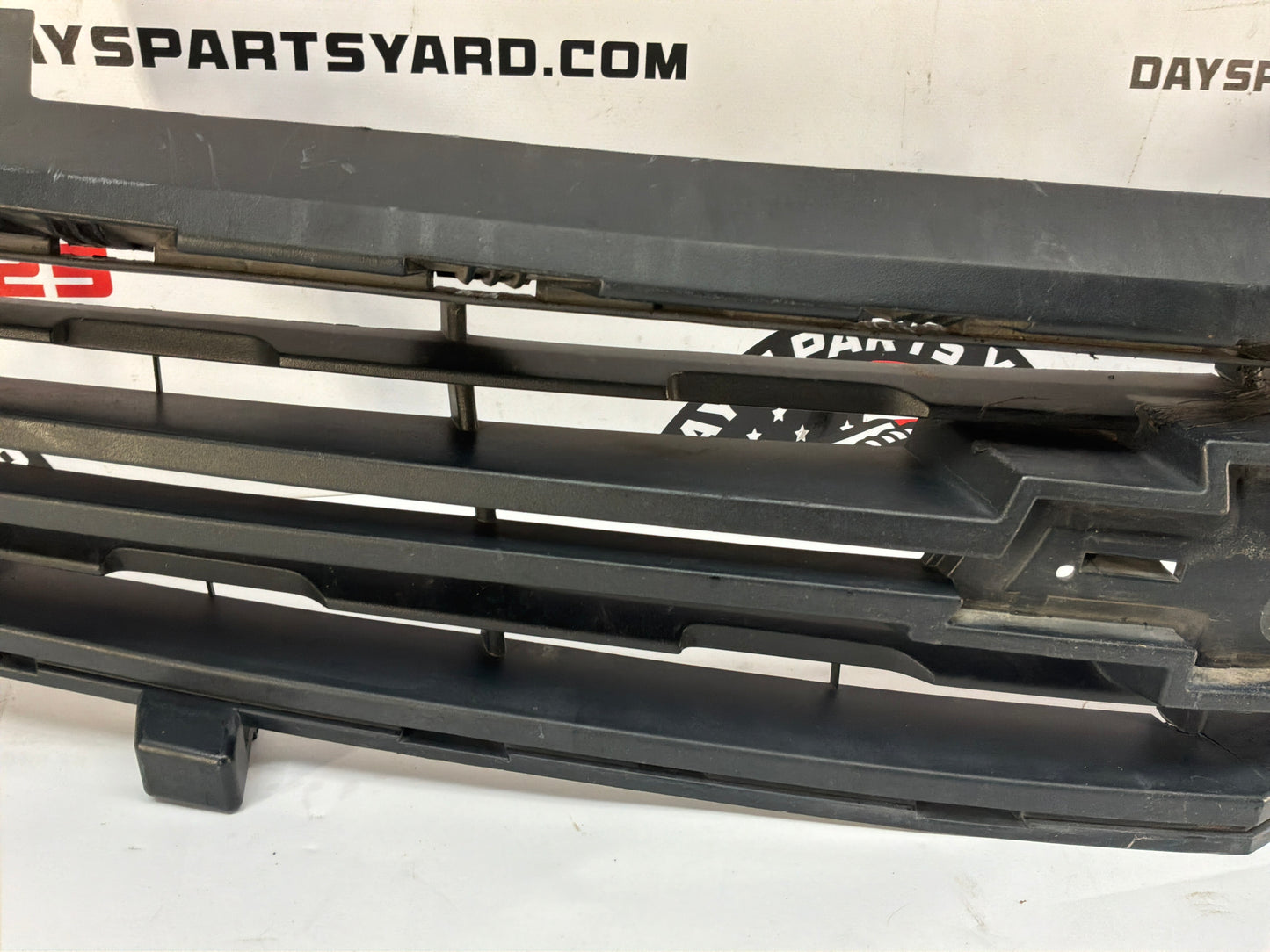 2013 Chevy Camaro ZL1 Front Bumper Fascia Upper Plastic Grille OEM