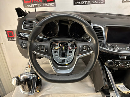 Dash and center console - Day's Parts Yard