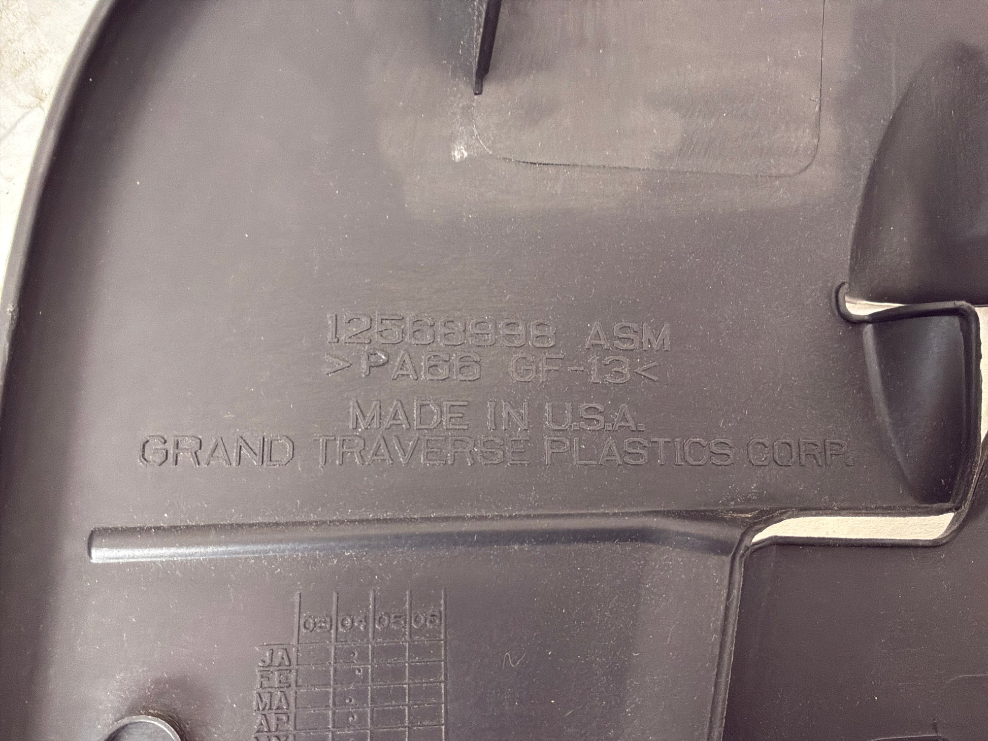 2005 Chevy C6 Corvette RH & LH Engine Appearance Intake Manifold Covers OEM - Day's Parts Yard