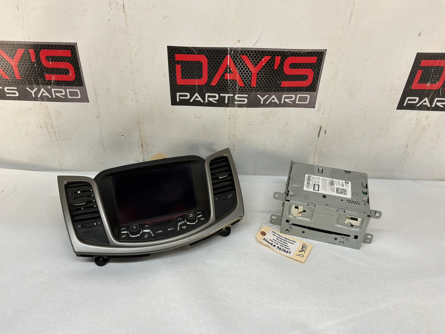 Radio - Day's Parts Yard