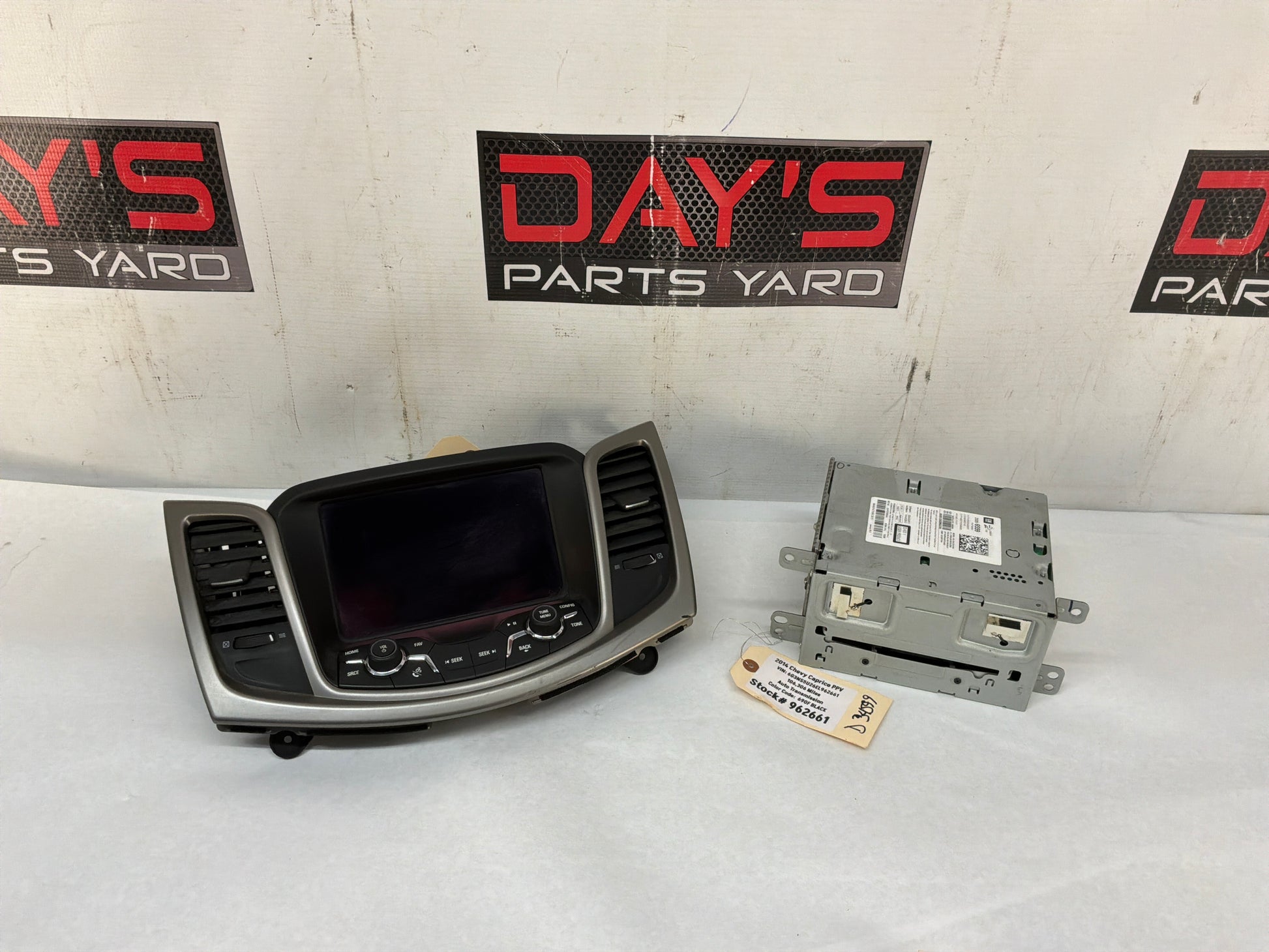 Radio - Day's Parts Yard