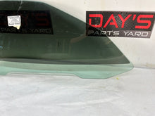 Rh door window glass - Day's Parts Yard