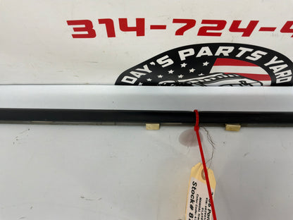 2006 Pontiac GTO RH Passenger Door Window Belt Molding Weather Strip Trim OEM