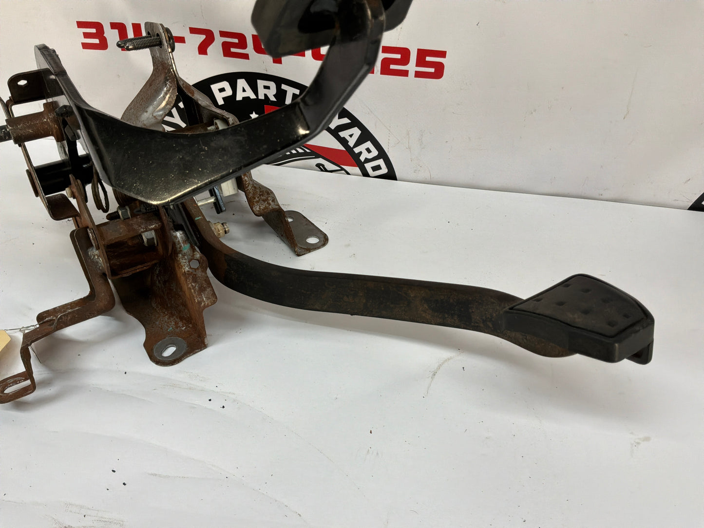 2006 Cadillac CTS-V Manual Transmission Clutch & Brake Pedal Assembly OEM