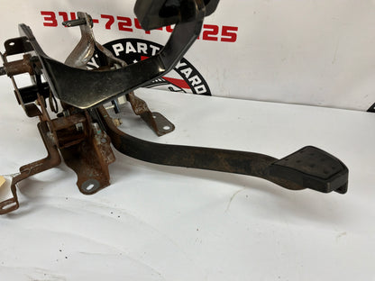 2006 Cadillac CTS-V Manual Transmission Clutch & Brake Pedal Assembly OEM