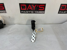 Gas pedal - Day's Parts Yard