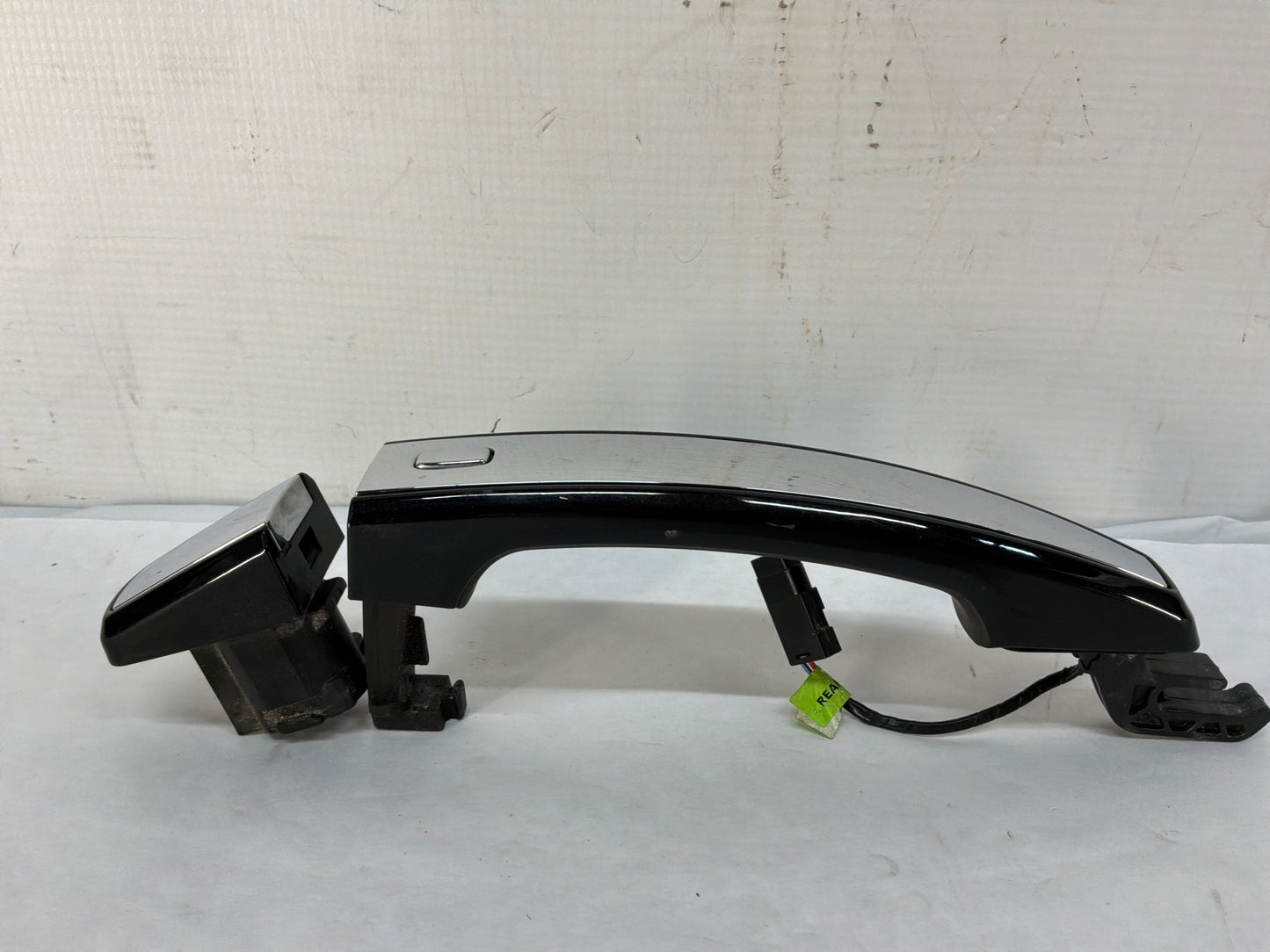 2017 Chevy SS Sedan RH Passenger Front Exterior Door Handle OEM