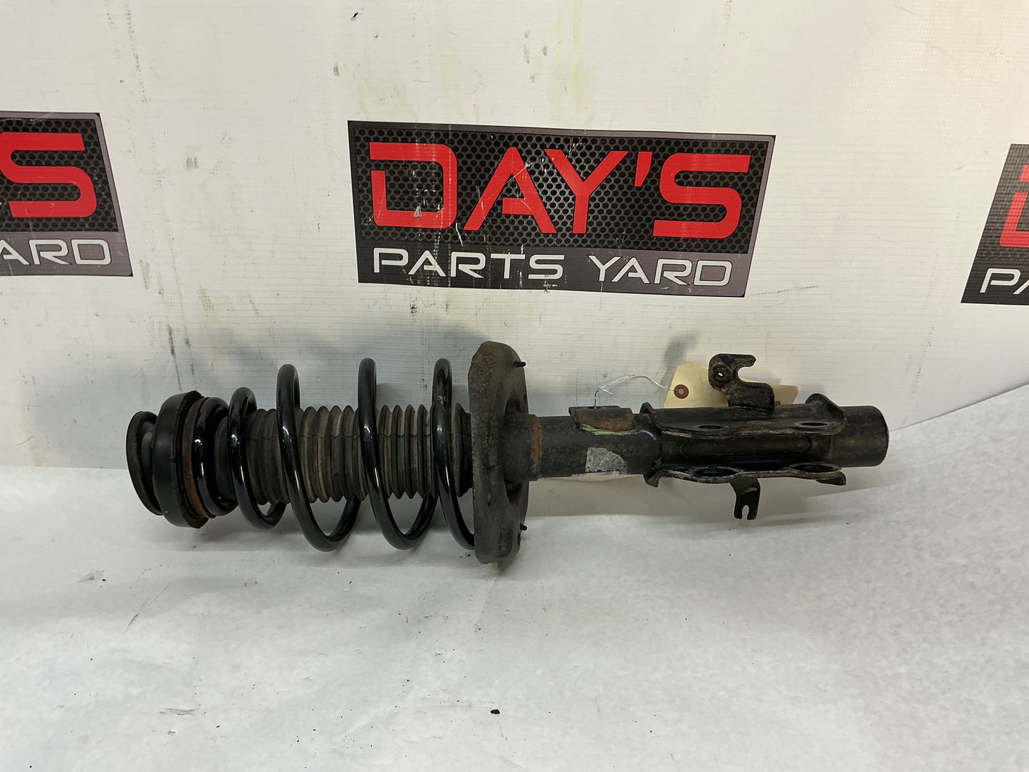 2015 Chevrolet Camaro SS 1LE RH Passenger Front Suspension Shock Strut Assembly OEM
