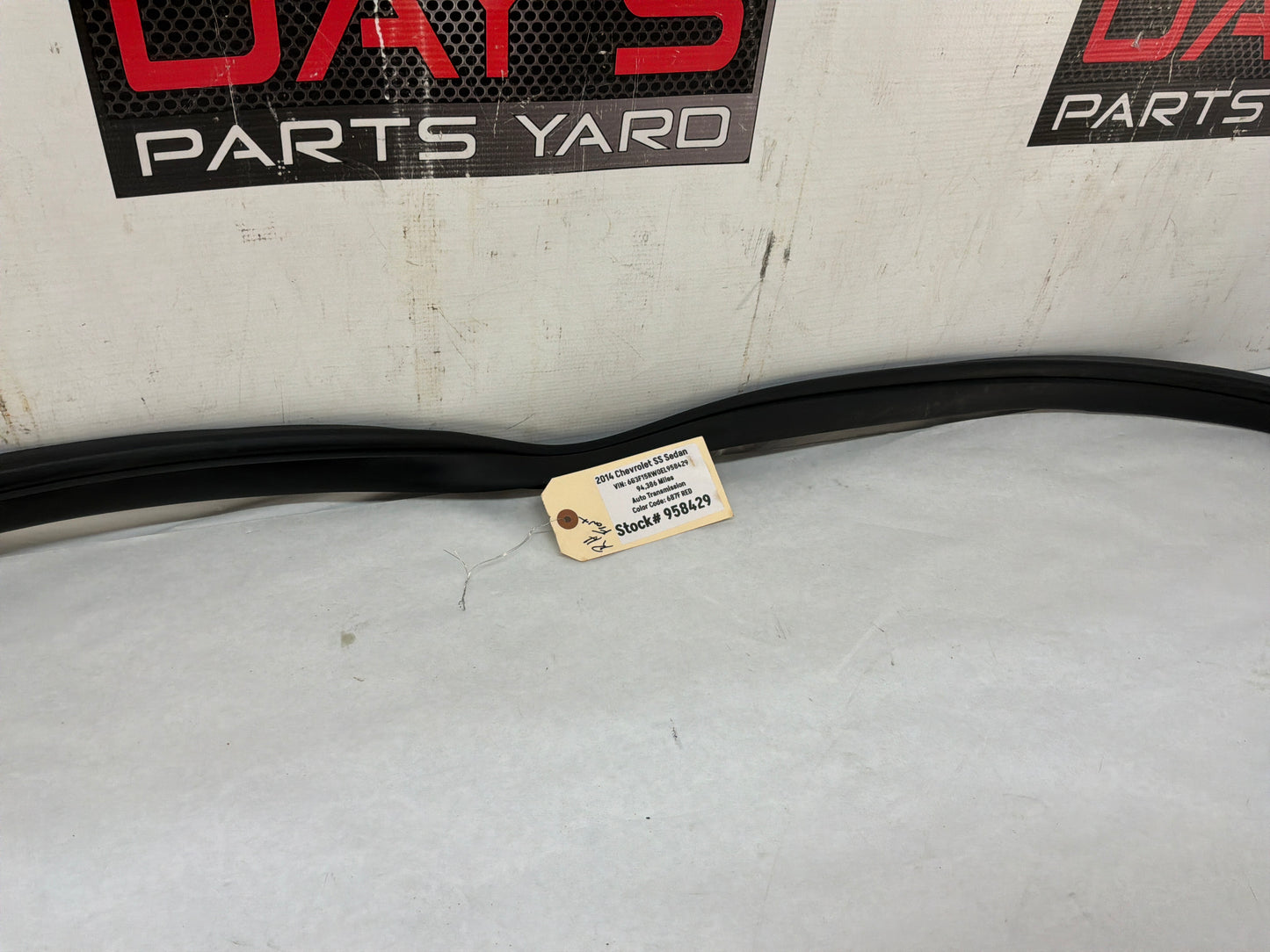 Rh weather strip - Day's Parts Yard