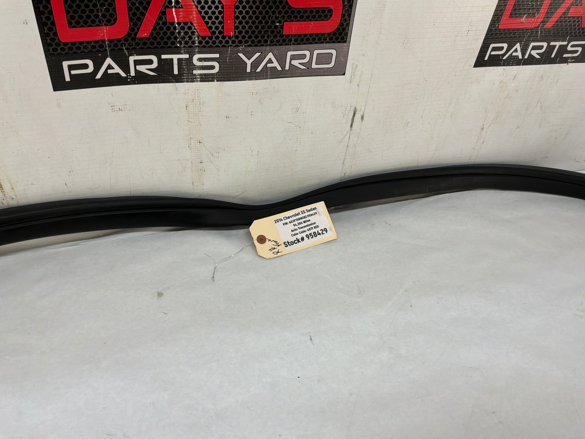 Rh weather strip - Day's Parts Yard
