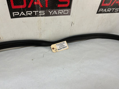Rh weather strip - Day's Parts Yard