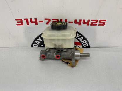 2005 Pontiac GTO Hydraulic Brake Master Cylinder OEM