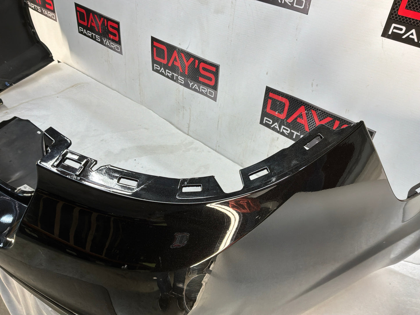 Rear bumper - Day's Parts Yard