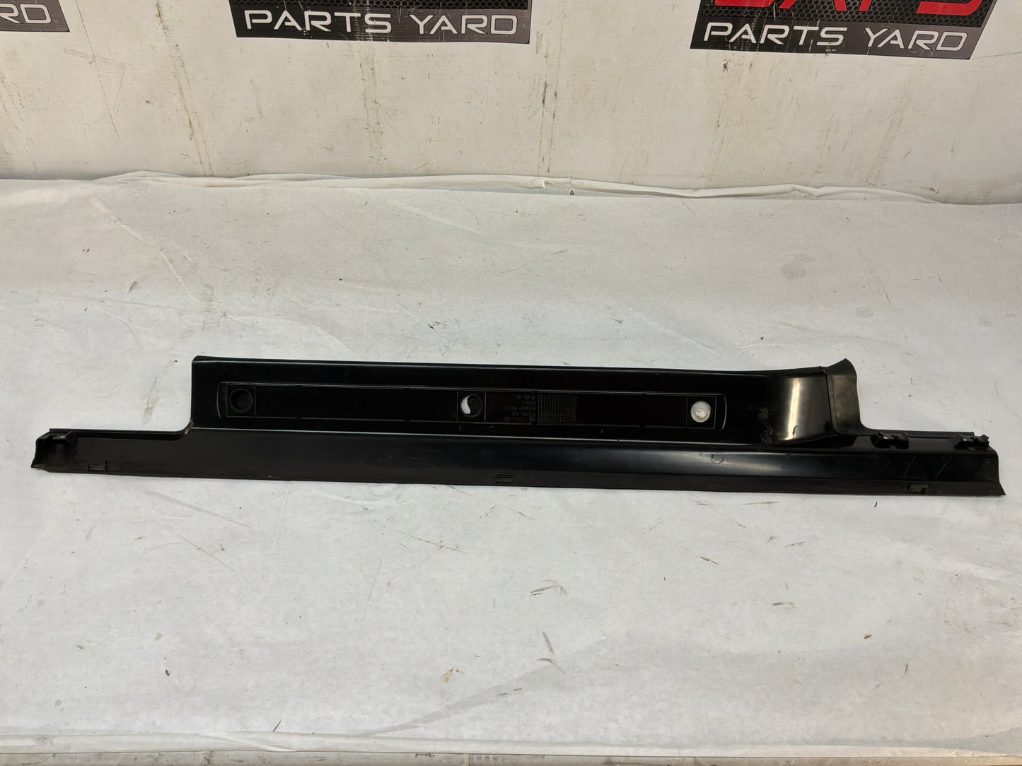 2008 Pontiac G8 GT RH Passenger Front Door Sill Kick Panel Scuff Plate OEM