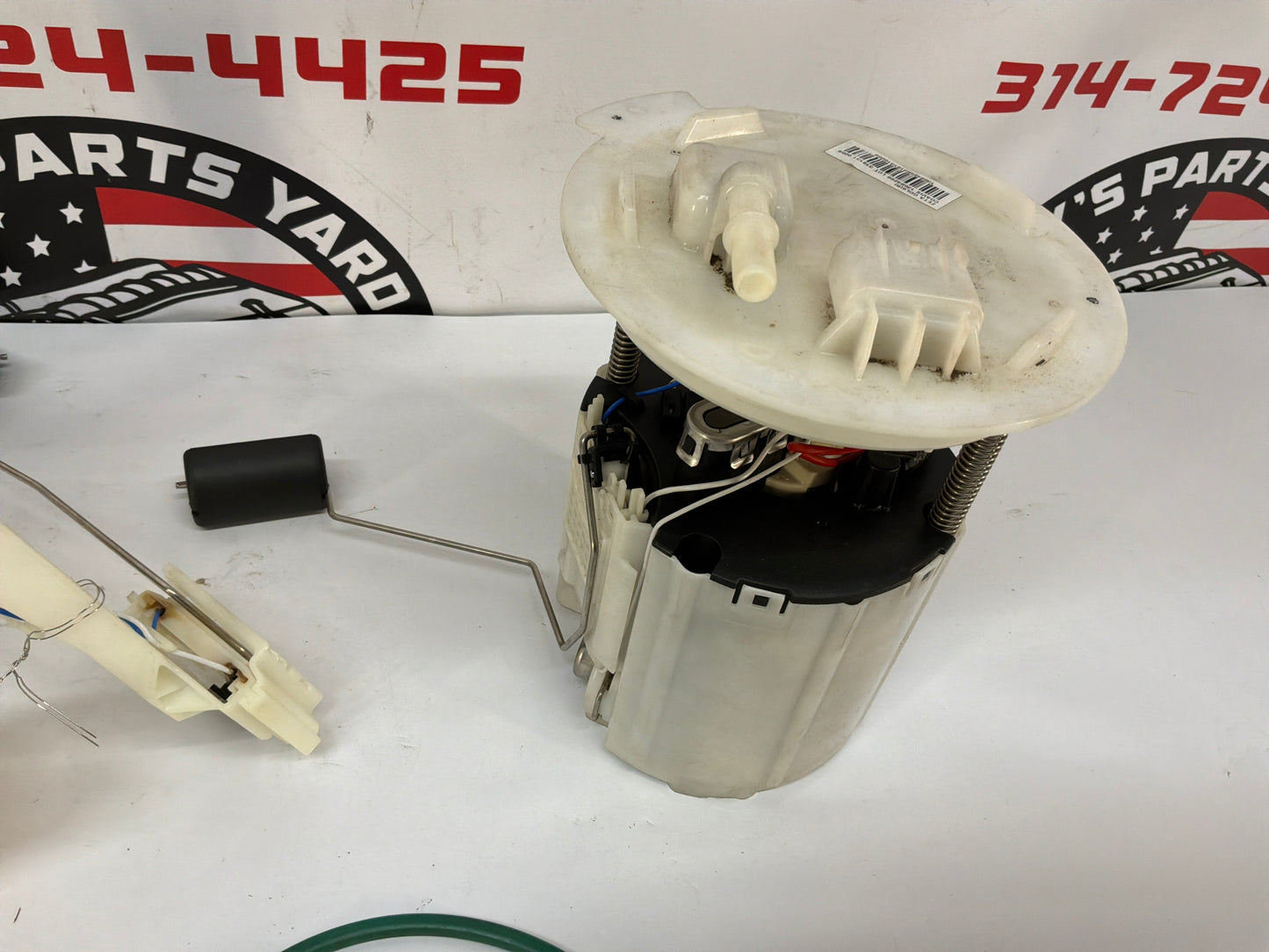 2015 Chevrolet Camaro SS 1LE Fuel Gas Pump Level Transfer Sending Unit Assembly OEM