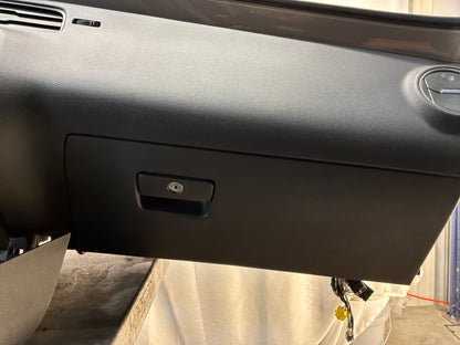 Dash w  enter console and Shifter - Day's Parts Yard