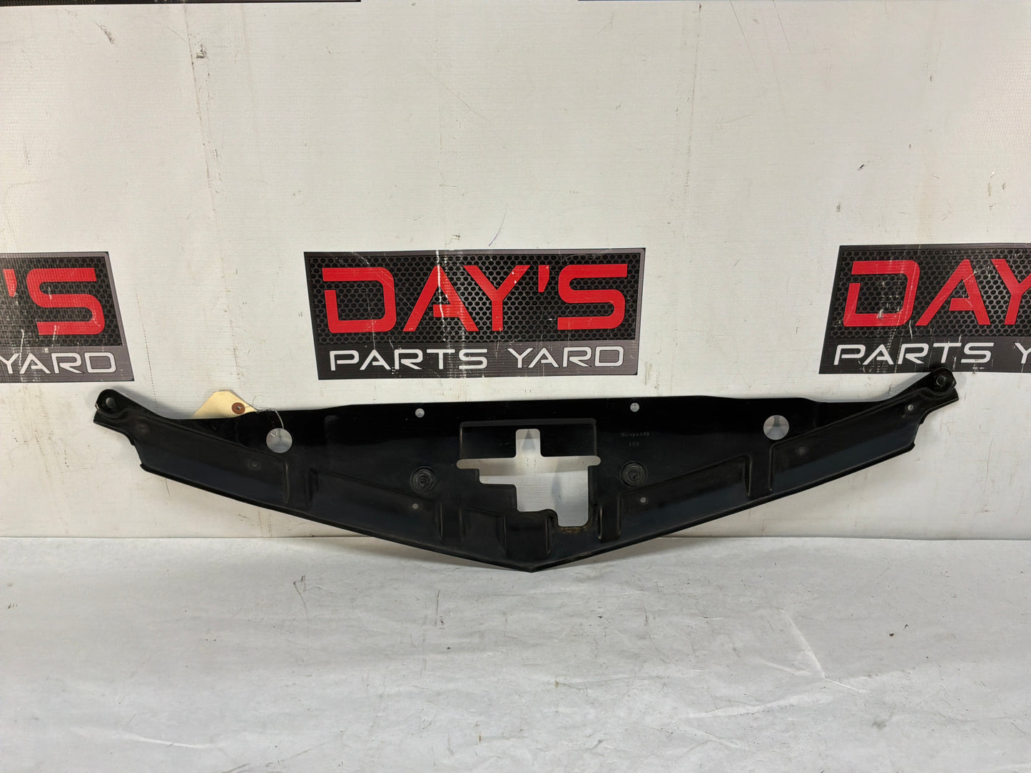 2014 Chevy Camaro ZL1 Front Bumper Fascia Upper Support Bracket Brace OEM