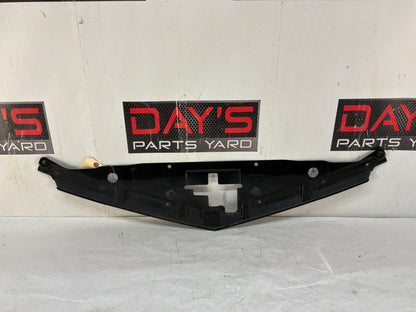 2014 Chevy Camaro ZL1 Front Bumper Fascia Upper Support Bracket Brace OEM