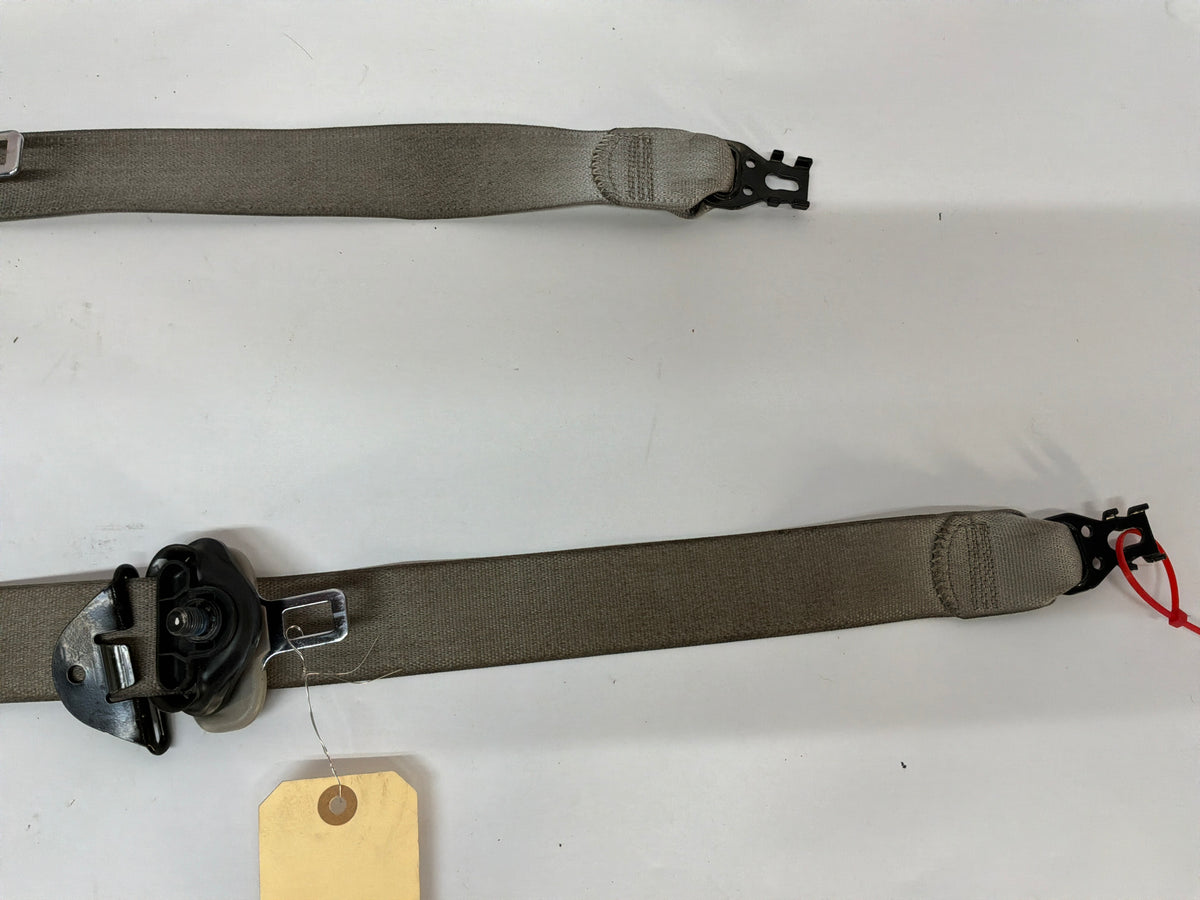 2013 Cadillac CTS-V RH & LH Front Seatbelt Seat Belt Retractor OEM