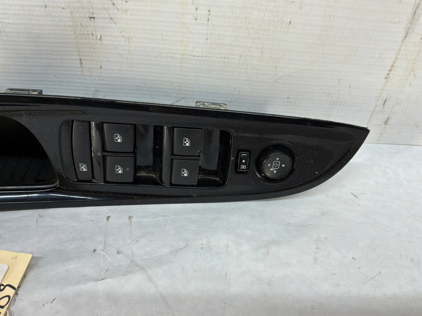 Lh door controls - Day's Parts Yard